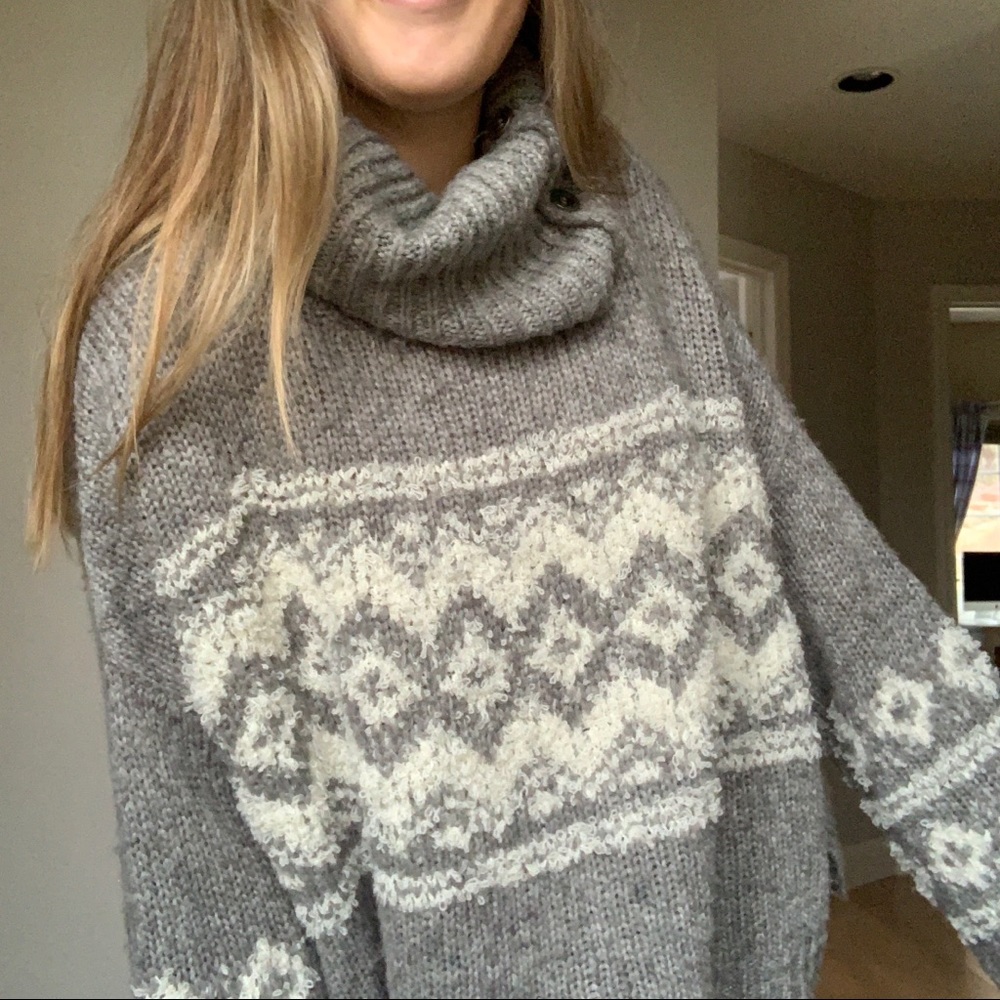 Gray Free People Knit Sweater (size Small)